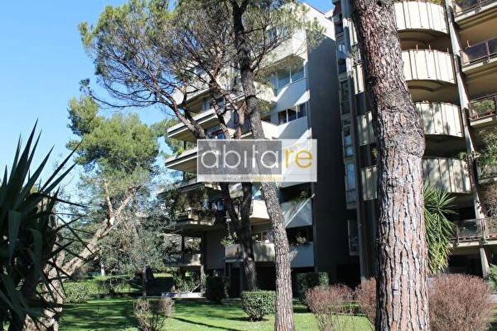 Appartamento quadrilocale in vendita in Via Riccardo Forster, Fonte Meravigliosa, Roma
