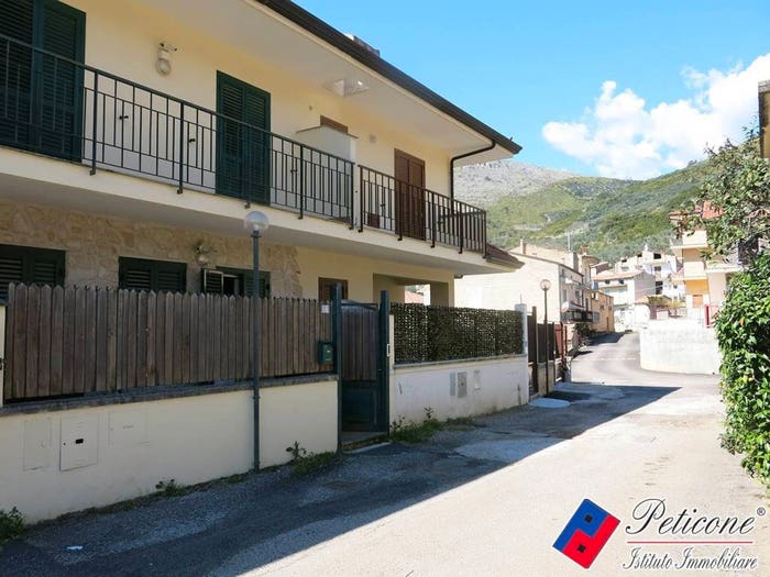 Casa con 5 locali in vendita in Via ripa, Fondi