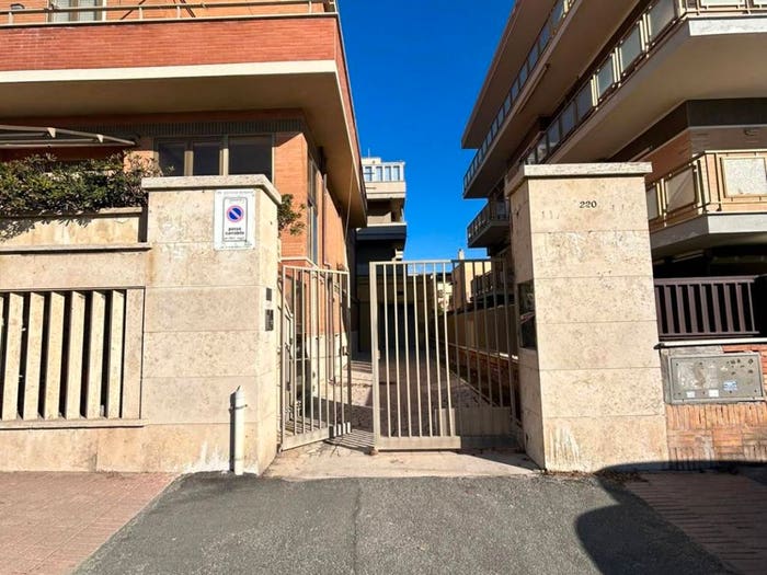 Appartamento trilocale in vendita in Lungomare Paolo Toscanelli, Ostia Ponente, Roma