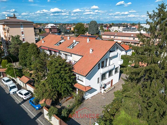 Casa con 6 locali in vendita in Via Thomas Alva Edison, Ravello Villastanza Villapia, Parabiago