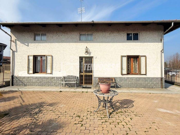 Casa quadrilocale in vendita in Via Ranzoni, Centro, Cossato