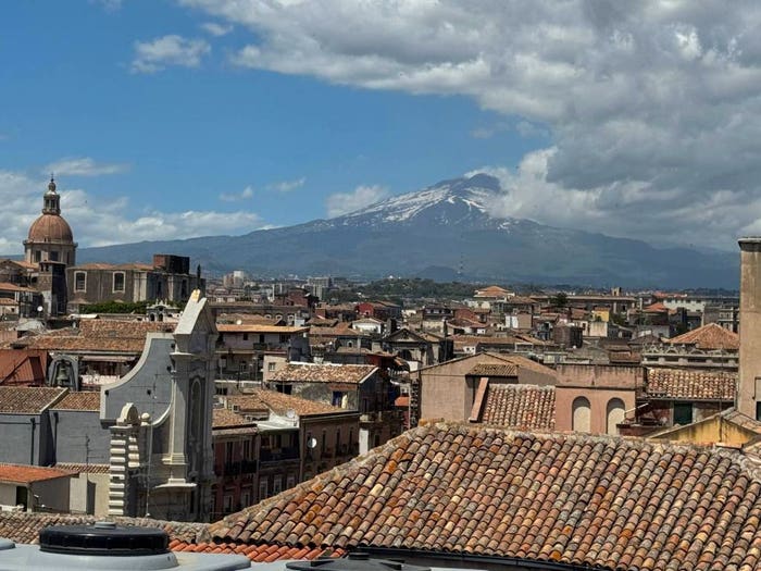 Appartamento quadrilocale in vendita in Piazza Federico di Svevia, Centro Storico, Catania
