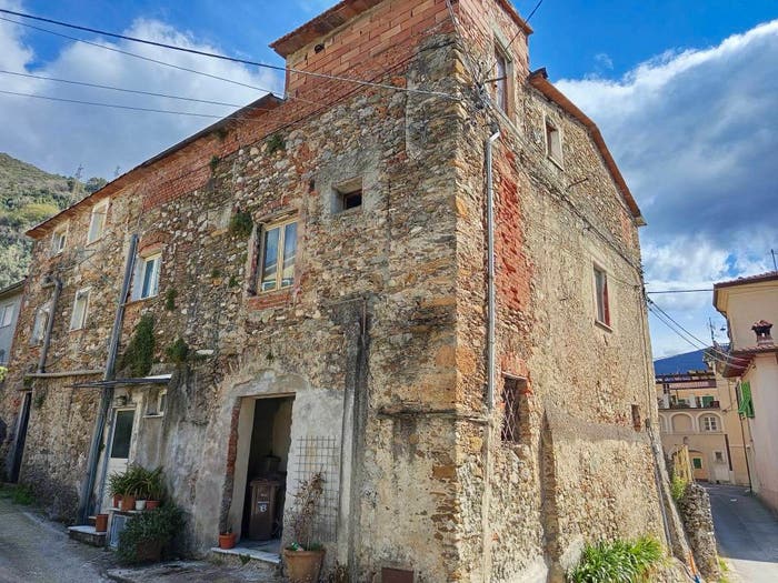 Casa con 6 locali in vendita in Via Ponte del Vescovo, Mirteto, Massa