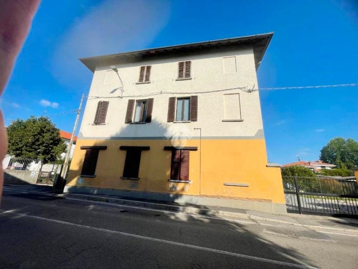 Casa quadrilocale in vendita in Via XXV Aprile, Rovellasca