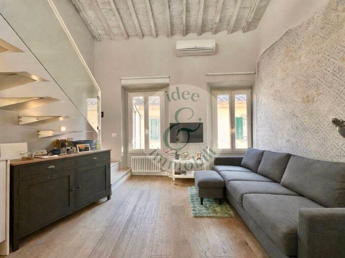 Appartamento trilocale in vendita in Via di San Niccolò, San Niccolò, Firenze