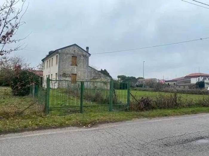 Casa con 6 locali in vendita in Via Cavour, Centro, Lendinara