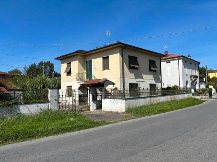 Casa con 6 locali in vendita in Via della chiesa XXXII, San Concordio, Lucca