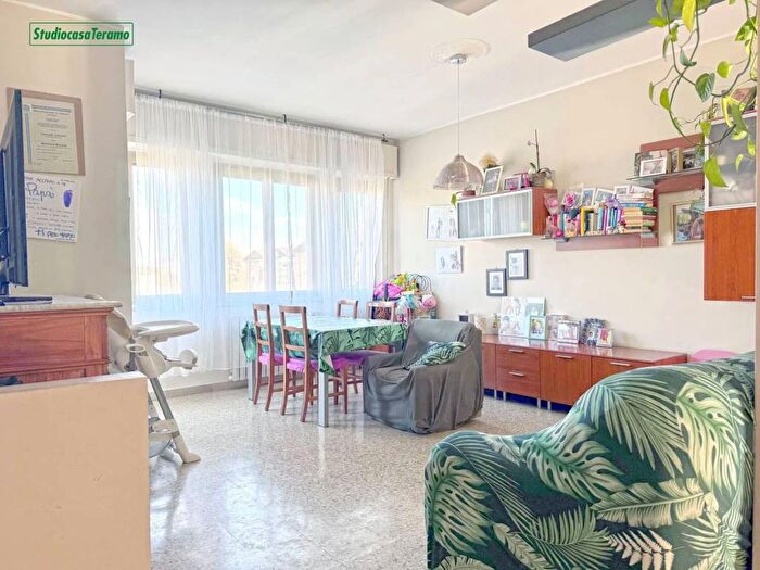 Appartamento quadrilocale in vendita in Frazione Sant'Atto, Sant'atto, Teramo