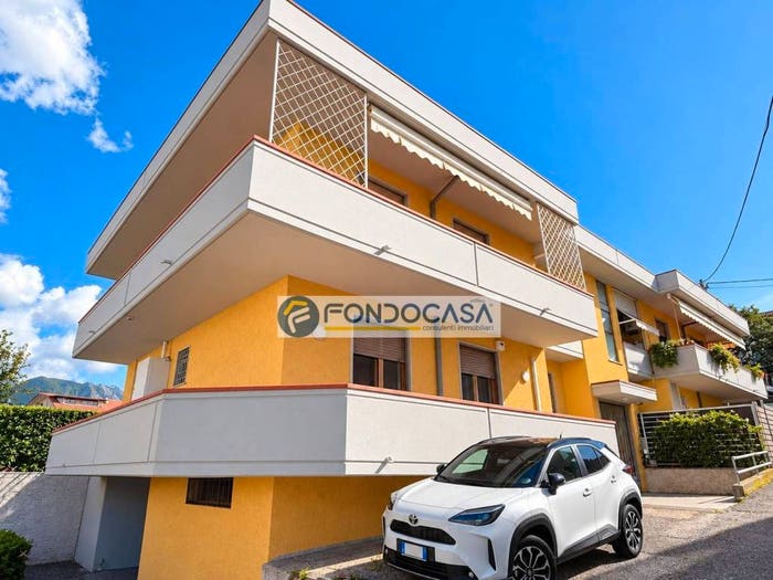 Appartamento trilocale in vendita in Via cervopiattola, Centro, Massa