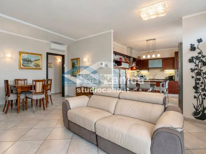 Appartamento trilocale in vendita in Via Orio, Centro, Zanica