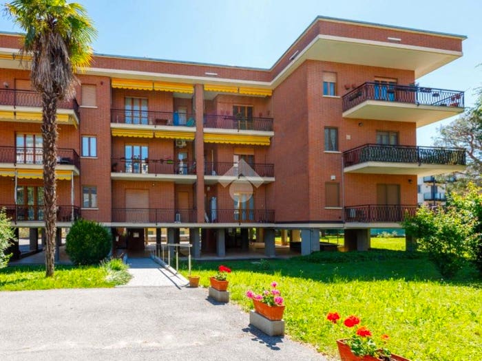 Appartamento trilocale in vendita in Via Generale Perotti, Semicentro, Chieri
