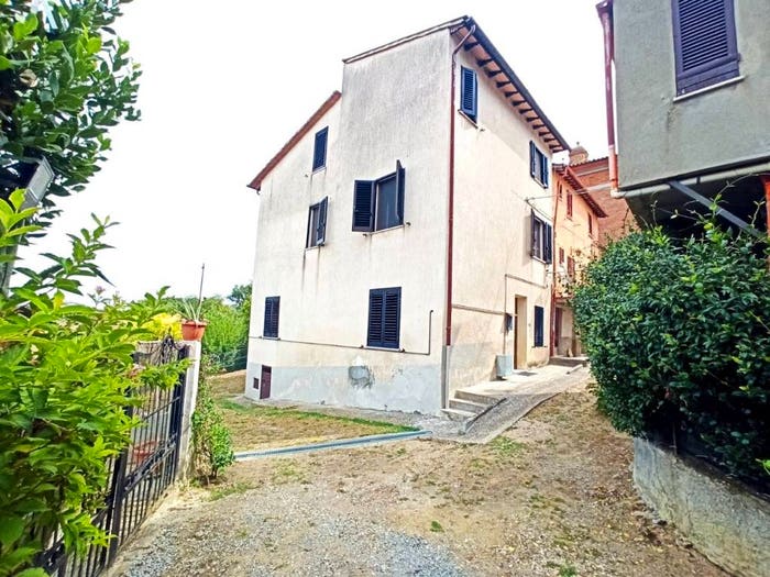 Appartamento quadrilocale in vendita in Via Chiusi, Villastrada, Castiglione del Lago