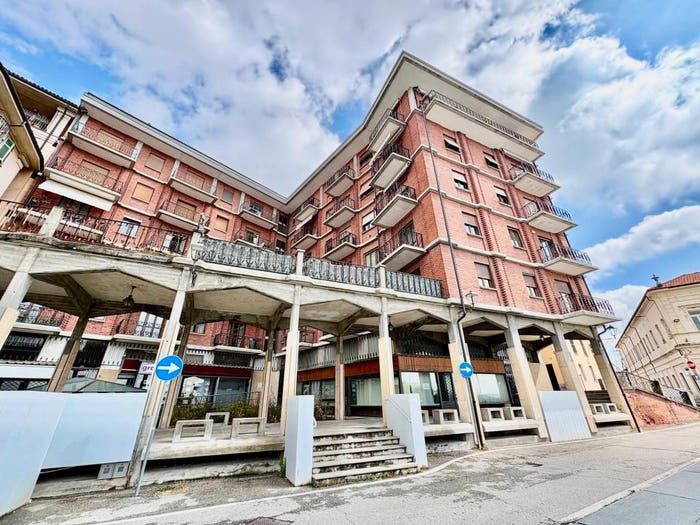 Appartamento trilocale in vendita in Piazza Vittorio Veneto, Centro, Fossano