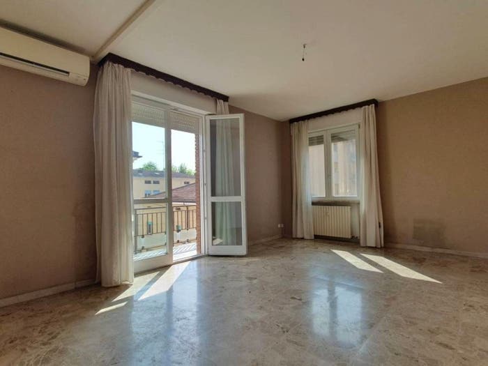 Appartamento quadrilocale in vendita in Via Giuseppe Luosi, Centro, Mirandola
