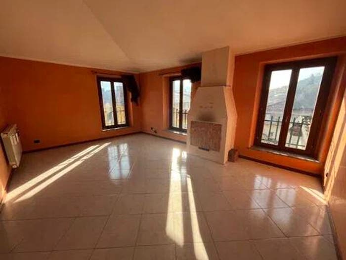 Appartamento trilocale in vendita in Via Monte Mezzano, Centro, CadeglianoViconago