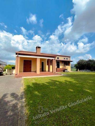 Casa con 6 locali in vendita in Loc Cà Mignola Bassa n, Lendinara