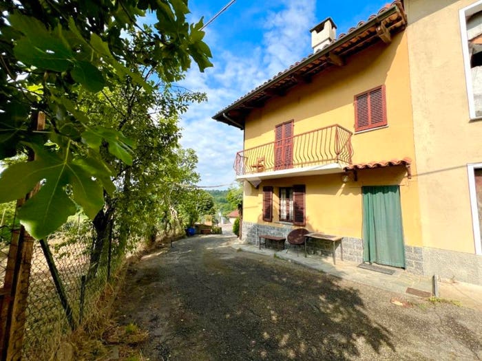 Casa trilocale in vendita in via della Vittoria, Centro, Capriglio