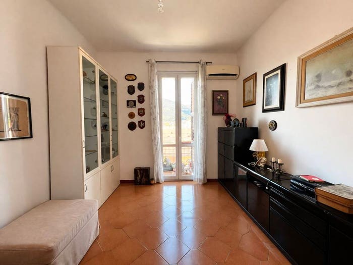 Appartamento con 5 locali in vendita in Corso Camillo Benso di Cavour, Umbertino Giugno, La Spezia