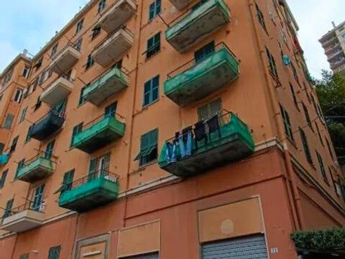 Appartamento quadrilocale in vendita in Via Ventotene, Lagaccio, Genova