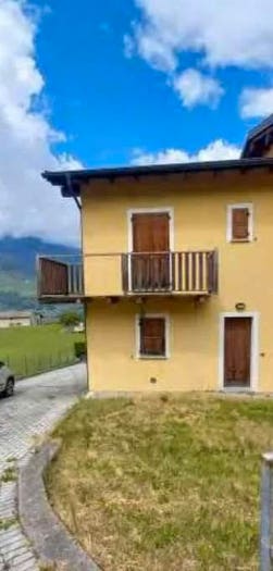 Appartamento con 5 locali in vendita in Via Luviera snc, Castello dell'Acqua