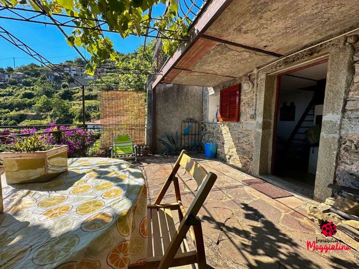 Casa bilocale in vendita in Via Tramonti, Biassa, La Spezia