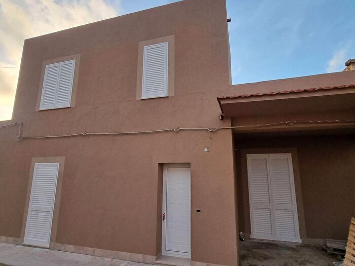Casa quadrilocale in vendita in Contrada Giardinello, Marsala