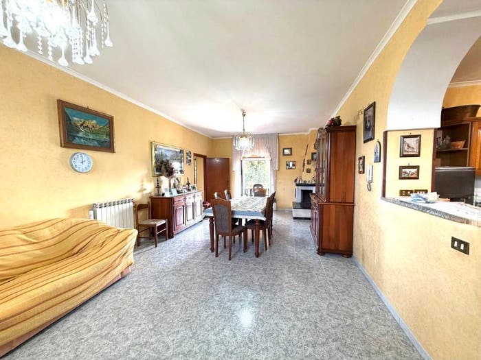 Appartamento trilocale in vendita in Via Quadrelle, Centro, Palestrina