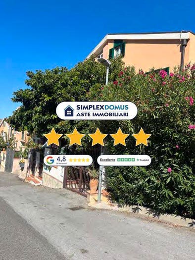 Appartamento con 6 locali in vendita in Via dei Garofani, Santa Lucia San Filippo, Messina