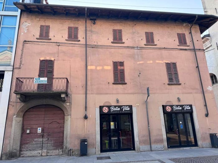 Casa in vendita in Corso Giuseppe Garibaldi, Centro, Borgomanero