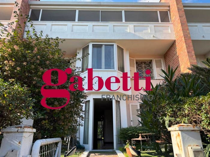 Casa con 6 locali in vendita in Via Cupa d'Ercole, San Leucio Briano, Caserta