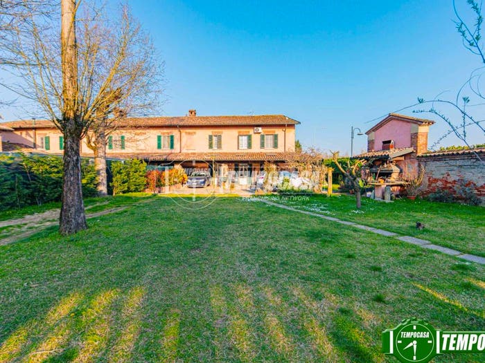Casa quadrilocale in vendita in Via Generale Ambrogio Clerici, Villareggio, Zeccone