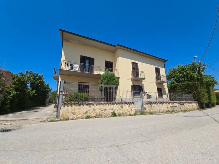 Casa con 6 locali in vendita in Via Madonna delle Pagliare snc, Genzano Sassa, L'Aquila