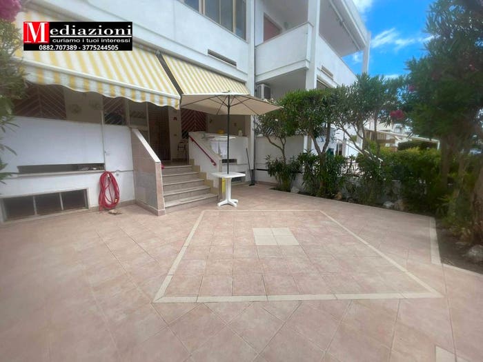 Appartamento quadrilocale in vendita in Via delle Rose, Marina Di Lesina, Lesina