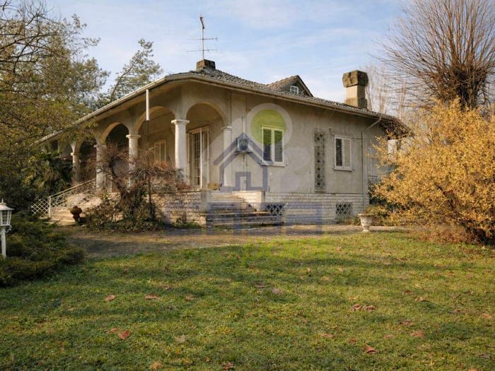 Casa con 6 locali in vendita in VIA TRIONI, Ostiano