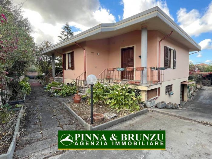 Appartamento con 6 locali in vendita in via veira, Centro, Palmas Arborea