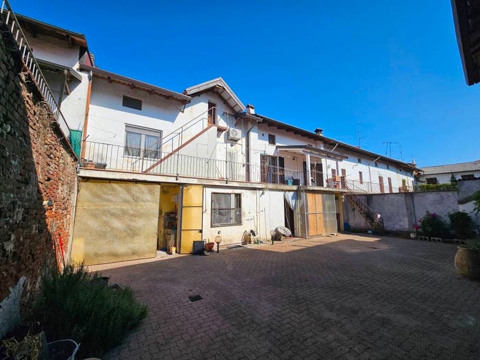 Casa con 6 locali in vendita in Via Trento e Trieste, Palazzolo Vercellese