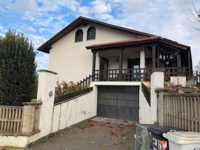 Casa con 6 locali in vendita in Avuglione, Marentino