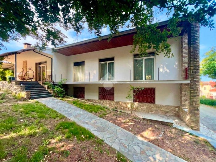 Casa con 5 locali in vendita in Via Ugo Foscolo, Centro, Broni
