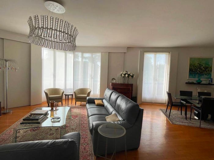 Appartamento quadrilocale in vendita in Piazza Carbonari, Maggiolina, Milano
