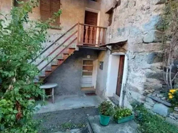 Casa con 6 locali in vendita in Frazione Ussel, Ussel, Chatillon