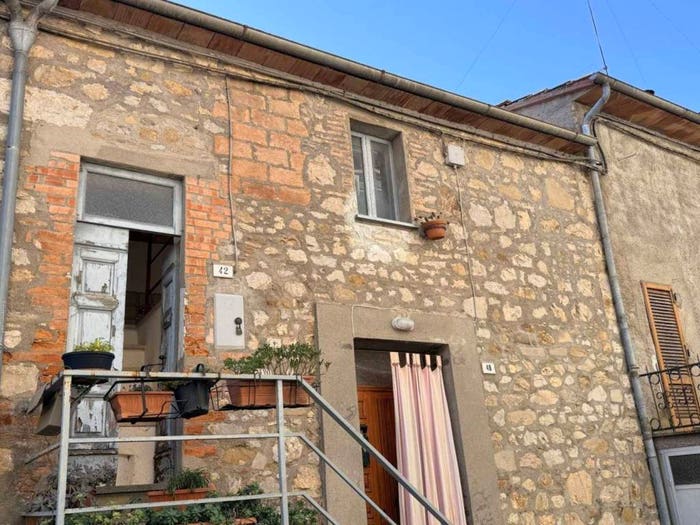 Appartamento bilocale in vendita in Via di Fabro, Fabro Scalo, Fabro