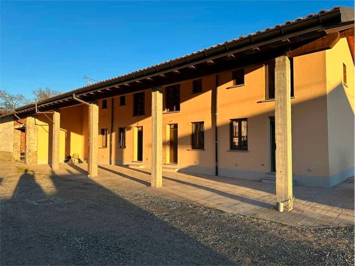 Casa trilocale in vendita in Via campo dei fiori, Centro, Angera