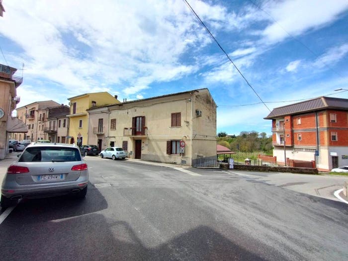 Casa quadrilocale in vendita in Via Giovenale, Aquino