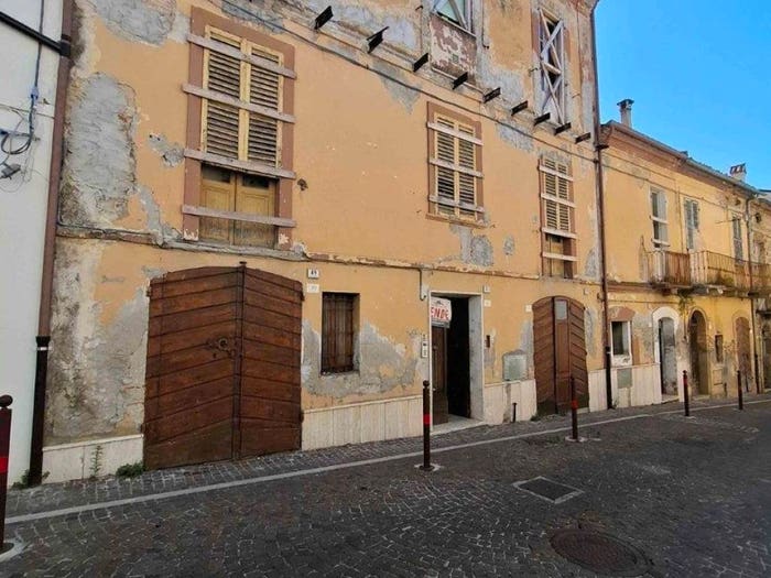 Casa con 6 locali in vendita in Via Italo De Berardinis, Centro, Nereto