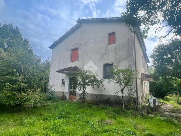 Casa con 5 locali in vendita in Via Giunture, Sant'Apollinare