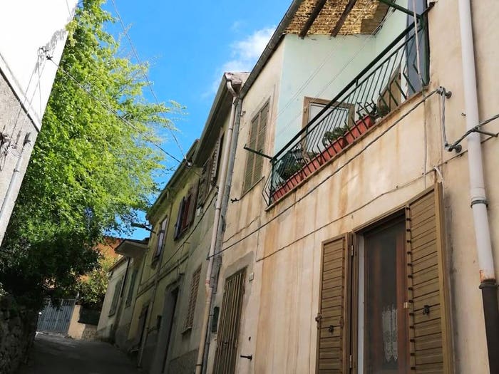 Casa con 6 locali in vendita in Via Buccaidu, Bono