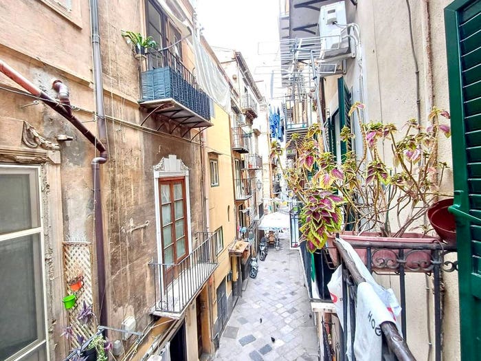 Appartamento quadrilocale in vendita in Via Orologio, Castellammare, Palermo