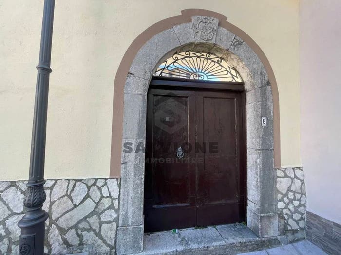 Casa in vendita in Piazza Dante Alighieri, San Lorenzo Maggiore