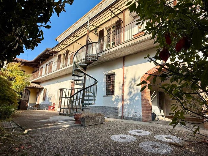 Casa con 6 locali in vendita in Via Bene Vagienna, Centro, Carrù