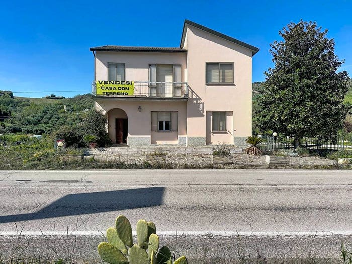 Casa con 6 locali in vendita in Contrada Cabiano, Ripatransone